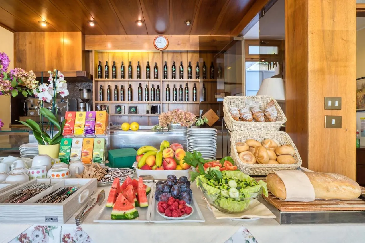 Hotel Casa Piantoni ليمونِ سول غاردا 0*,  إيطاليا