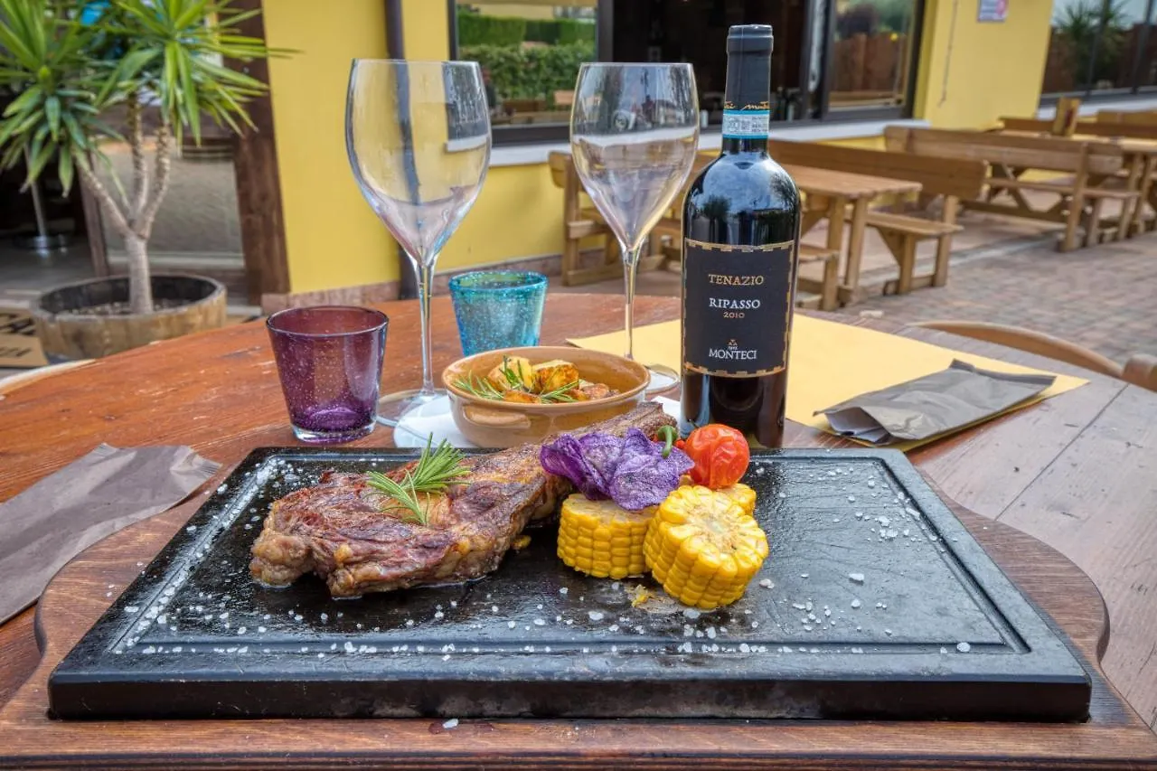 Hotel Casa Piantoni ليمونِ سول غاردا إيطاليا