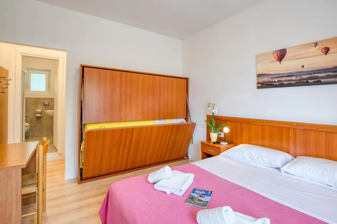 Hotel Casa Piantoni ليمونِ سول غاردا