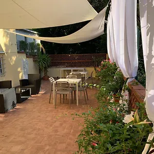 https://la-terrazza-di-via-elisa.it-tuscanyhotel.com
