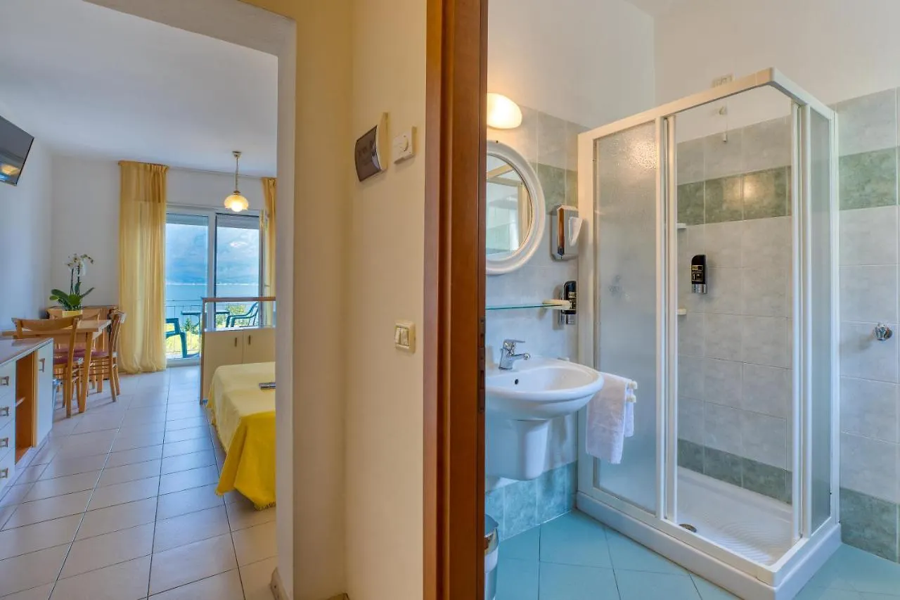 Hotel Casa Piantoni Limone sul Garda 0*,  Włochy