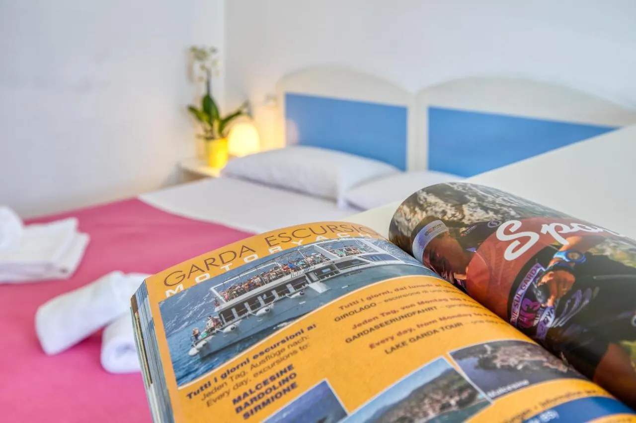 Hotel Casa Piantoni Limone sul Garda 0*,  Włochy